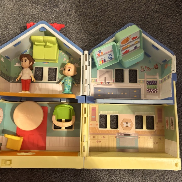 Other - Cocomelon deluxe family house playset
